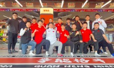 爱游戏官方入口-球队备战比赛，教练严阵以待