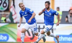 爱游戏官网-包含波鸿主场击败科隆，保级战略明智的词条