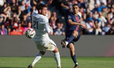 爱游戏-巴黎圣日耳曼不敌对手，遗憾失去领跑位置的简单介绍