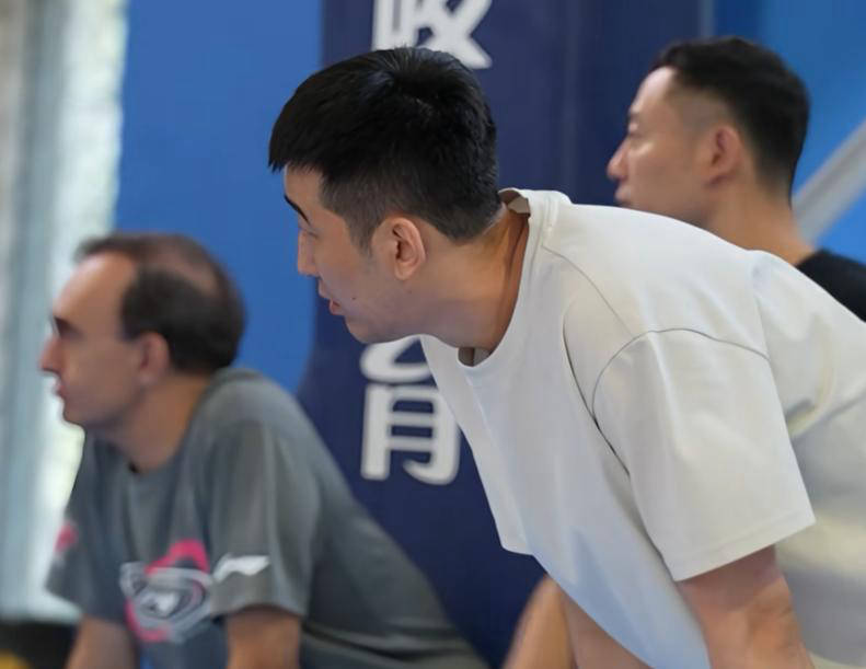 爱游戏中国官网-球星篮球教练开设全球巡回训练营，吸引球迷参加的简单介绍
