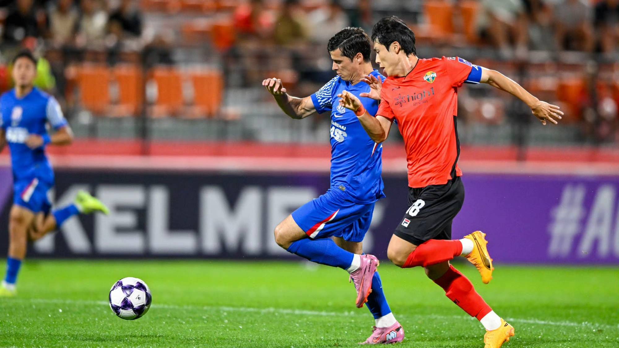 上海申花狂胜对手，球员表现出色值得称赞的简单介绍