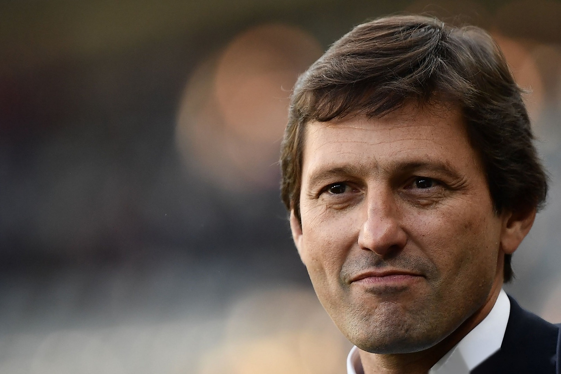 关于球队管理层高调承诺良好表现，球员备战紧张的信息